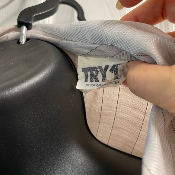 Vintage 80s!  Blazer blouse.  Great condition.  Medium - Picture 2 of 5